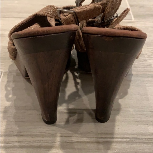 7 for ALL MANKIND platform sandal. Size 6 - Picture 2 of 5